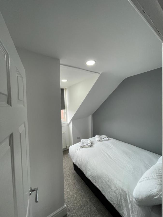Luton Short Term Lets - Cardiff Road Apartment Екстериор снимка