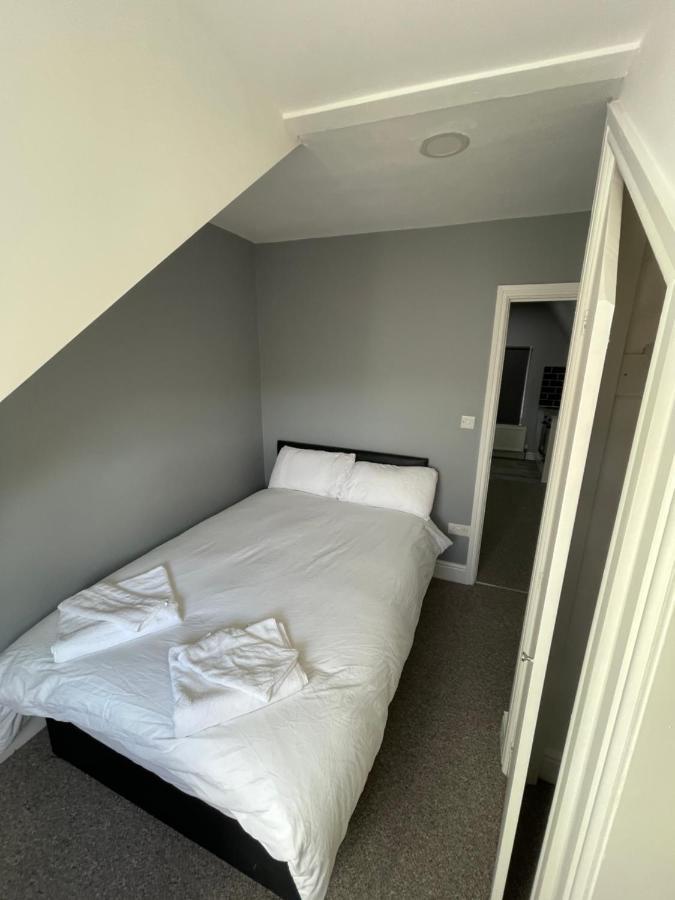 Luton Short Term Lets - Cardiff Road Apartment Екстериор снимка